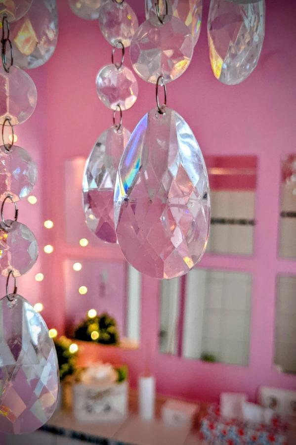 Queen Apartment *